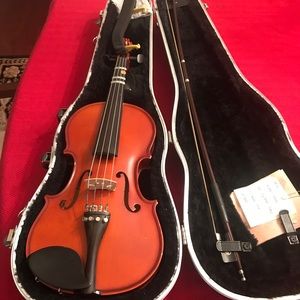 Beautiful viola, bow, and case for sale!